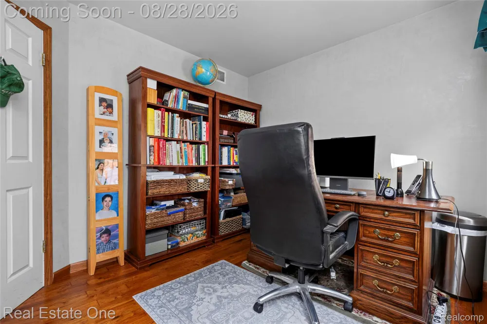 2222 Carpathian Drive West Bloomfield Charter Township, MI 48324