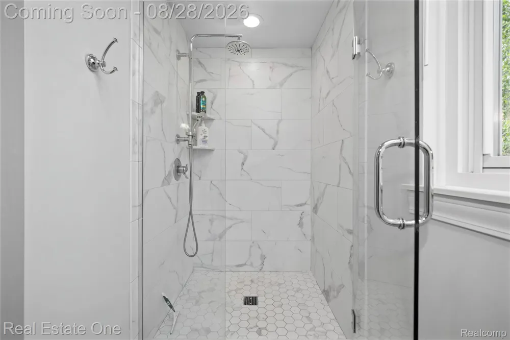 2222 Carpathian Drive West Bloomfield Charter Township, MI 48324