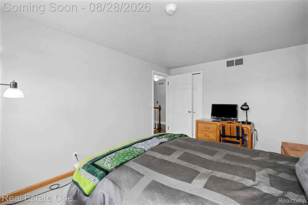 2222 Carpathian Drive West Bloomfield Charter Township, MI 48324