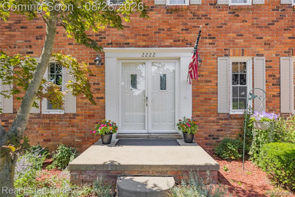 2222 Carpathian Drive West Bloomfield Charter Township, MI 48324