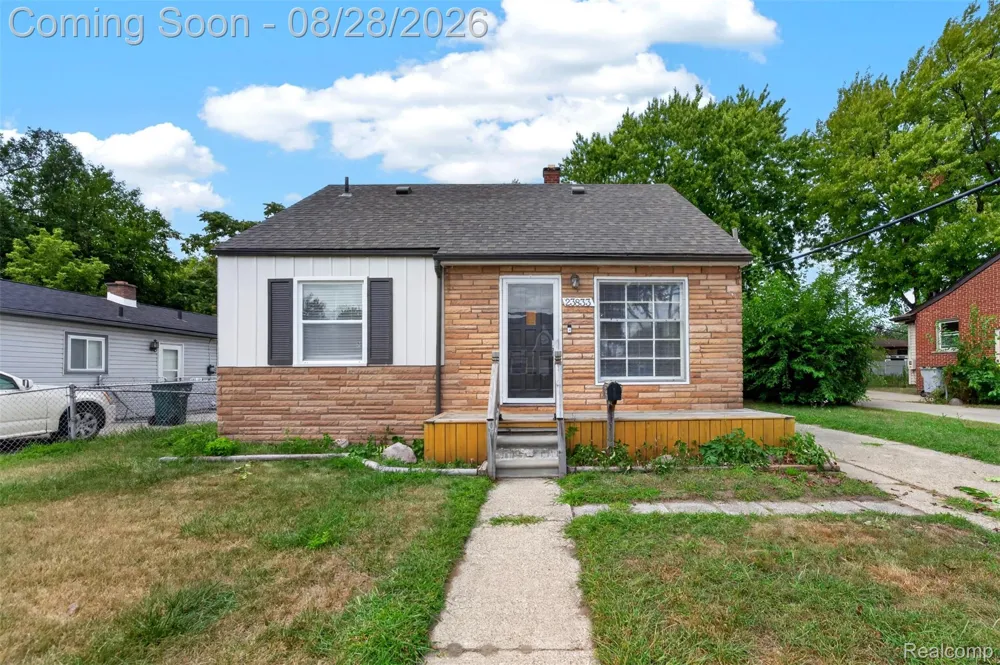 23833 Couzens Avenue Hazel Park City, MI 48030
