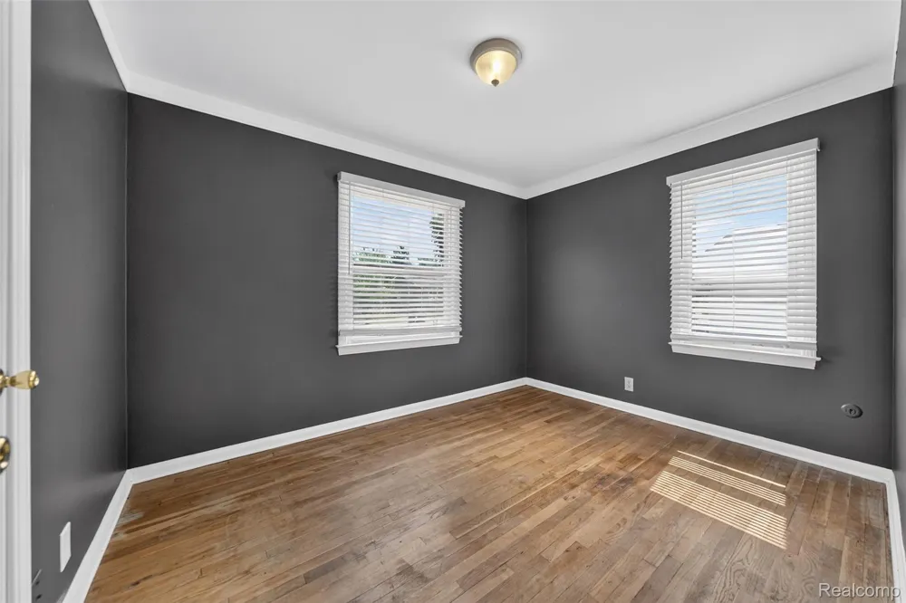 23833 Couzens Avenue Hazel Park City, MI 48030