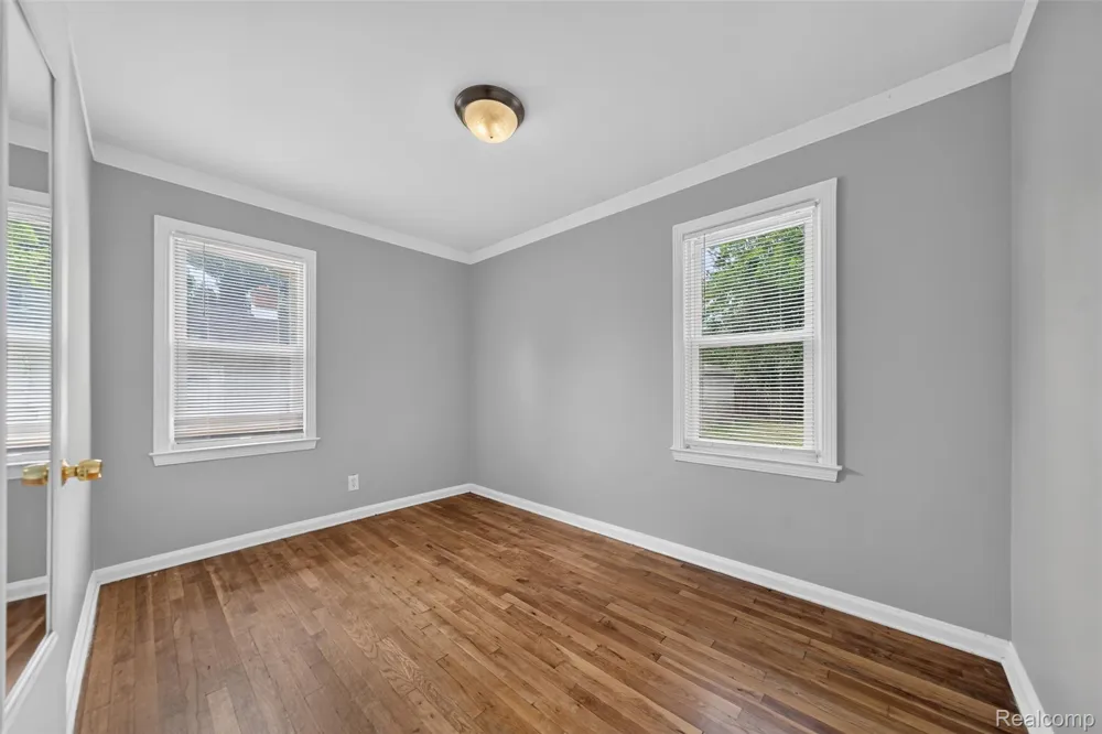 23833 Couzens Avenue Hazel Park City, MI 48030