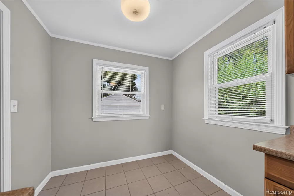 23833 Couzens Avenue Hazel Park City, MI 48030