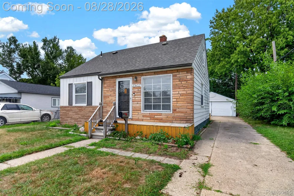 23833 Couzens Avenue Hazel Park City, MI 48030