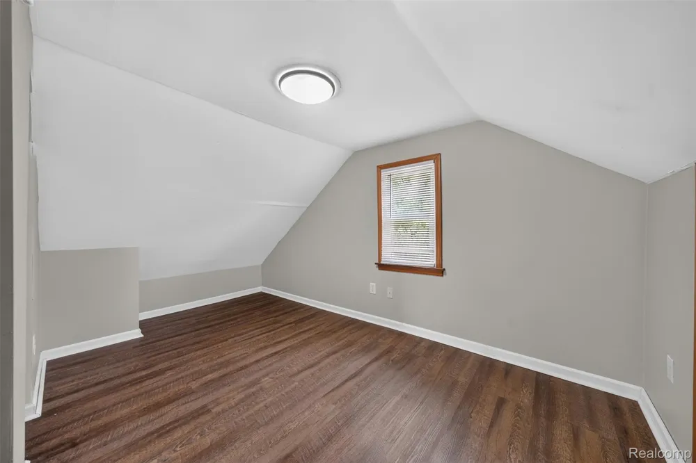 23833 Couzens Avenue Hazel Park City, MI 48030