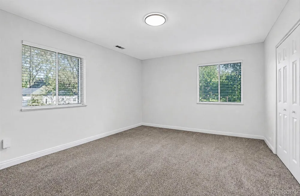 228 W Hill Street Davison City, MI 48423