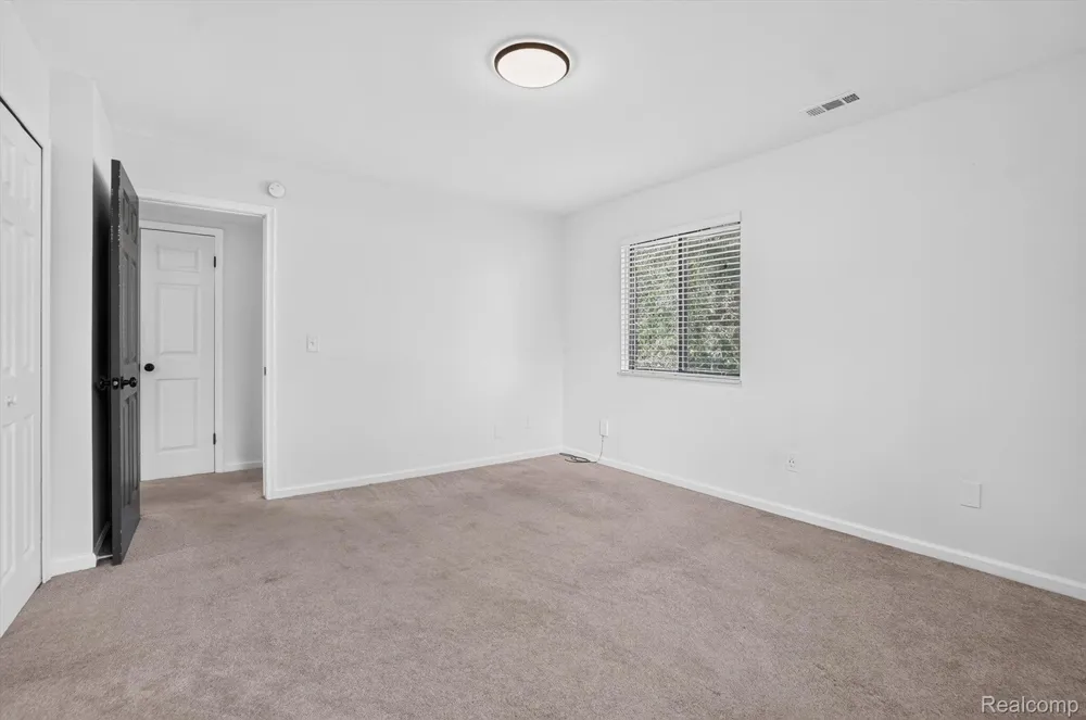 228 W Hill Street Davison City, MI 48423