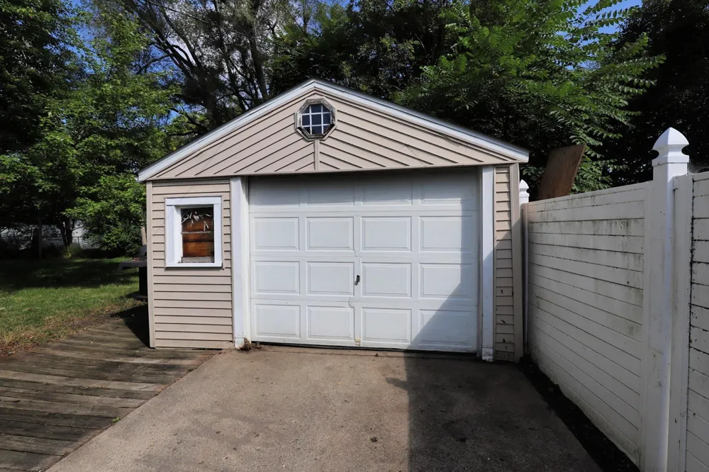 3235 Whittier Avenue Flint City, MI 48506