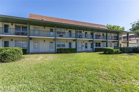 235 Seaview Court #B3