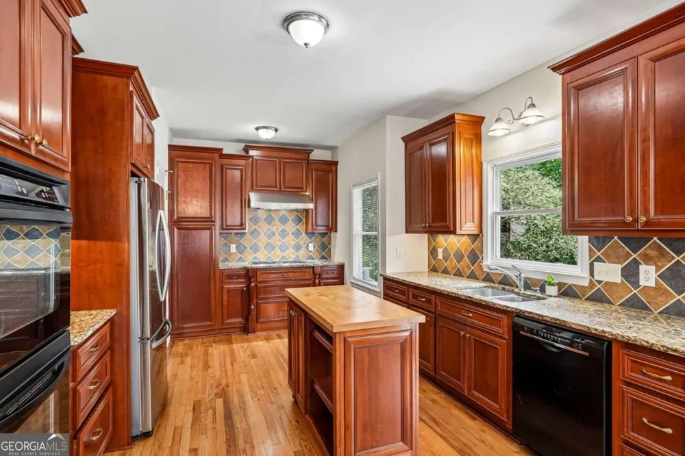 2125 Melrose TRCE Cumming, GA 30041