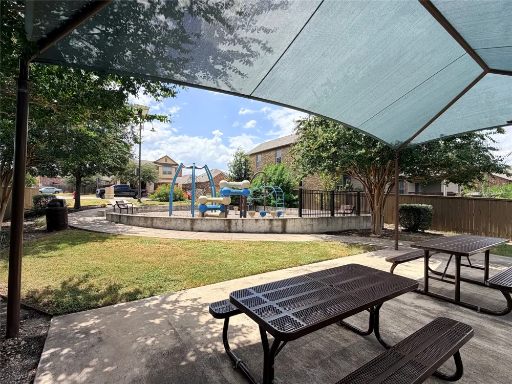 640 Landon Samuel Loop Pflugerville, TX 78660