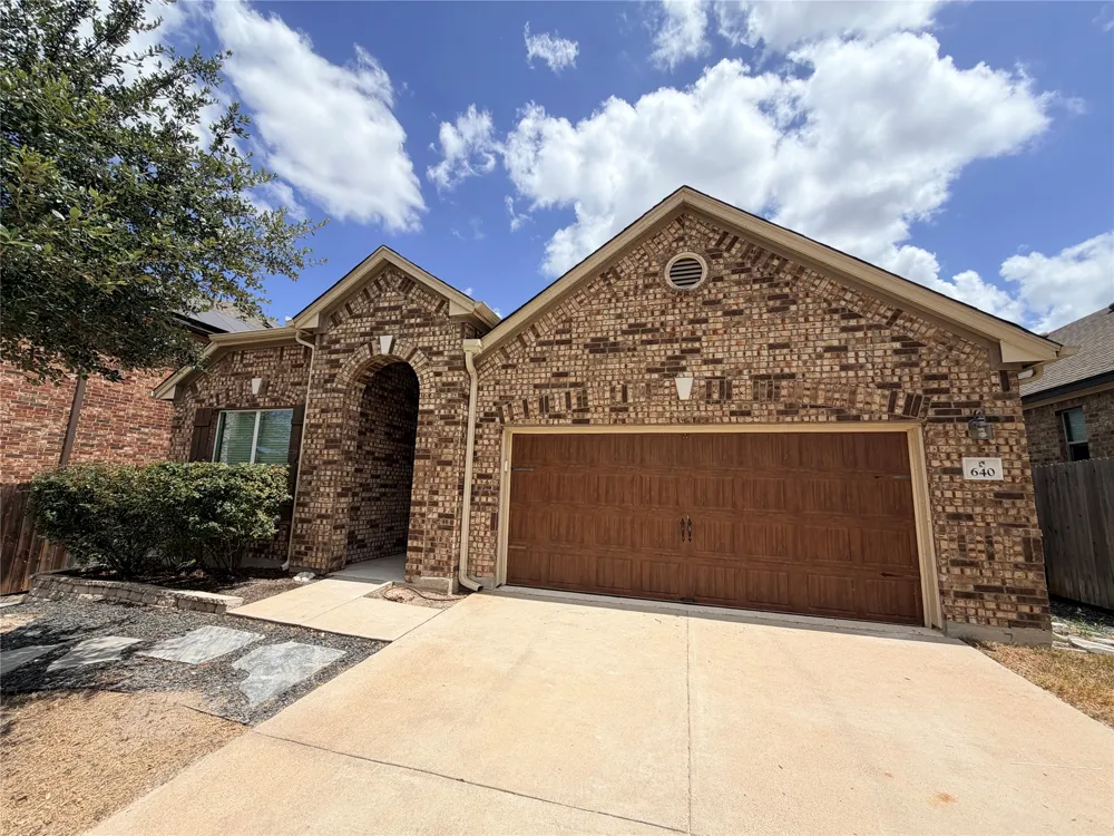 640 Landon Samuel Loop Pflugerville, TX 78660