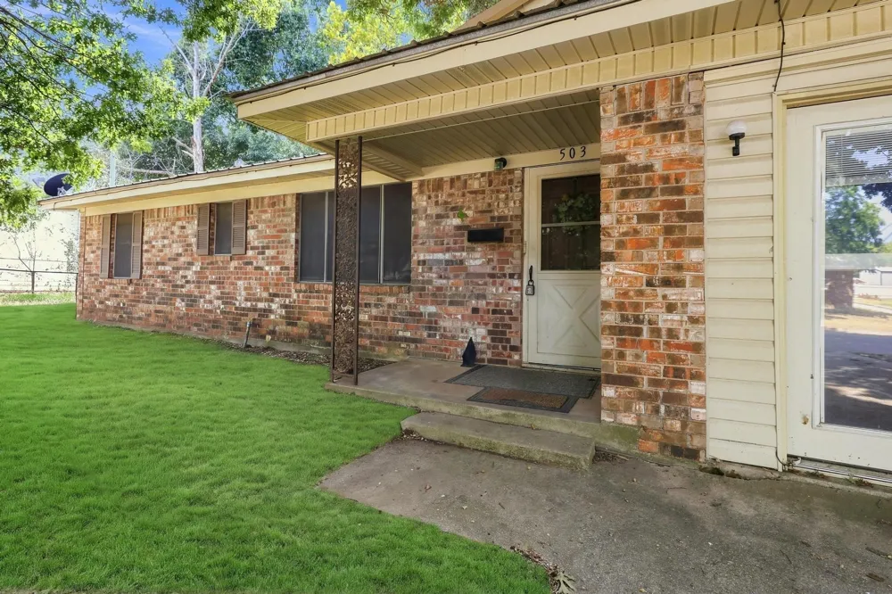 503 College Street Whitesboro, TX 76273