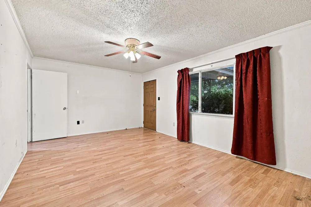 503 College Street Whitesboro, TX 76273