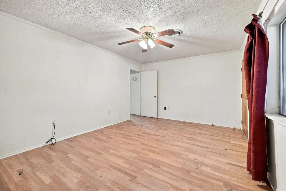 503 College Street Whitesboro, TX 76273
