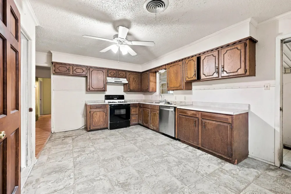 503 College Street Whitesboro, TX 76273