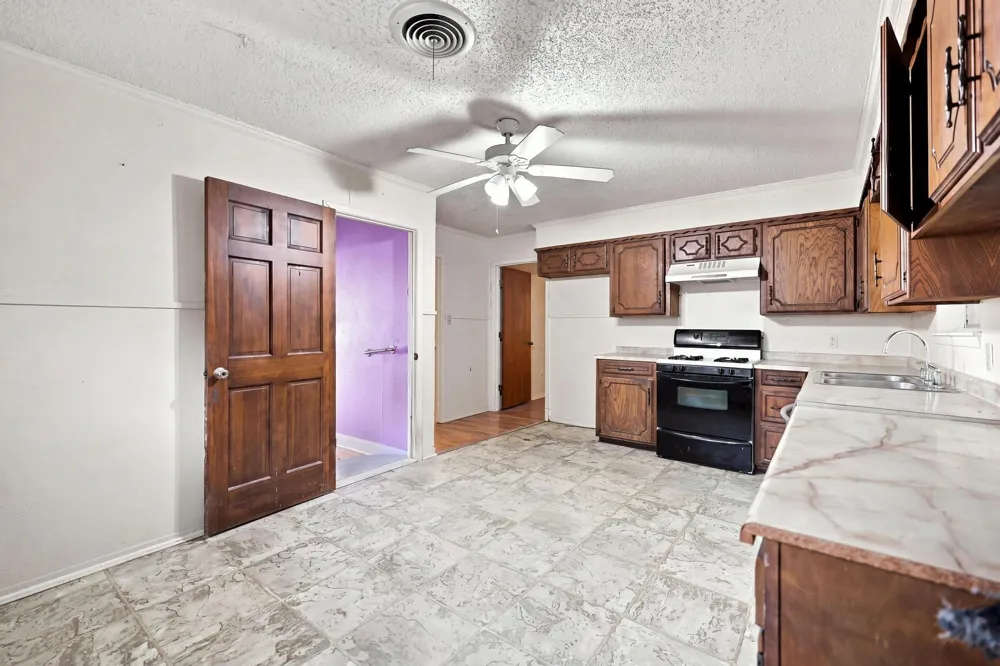 503 College Street Whitesboro, TX 76273