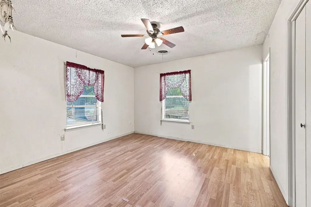 503 College Street Whitesboro, TX 76273