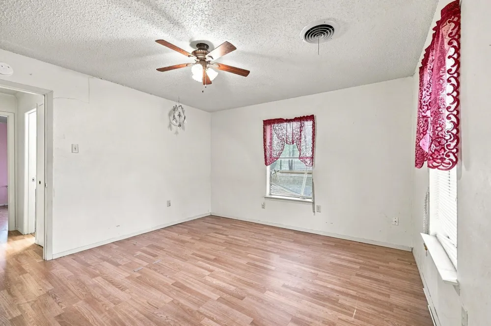 503 College Street Whitesboro, TX 76273