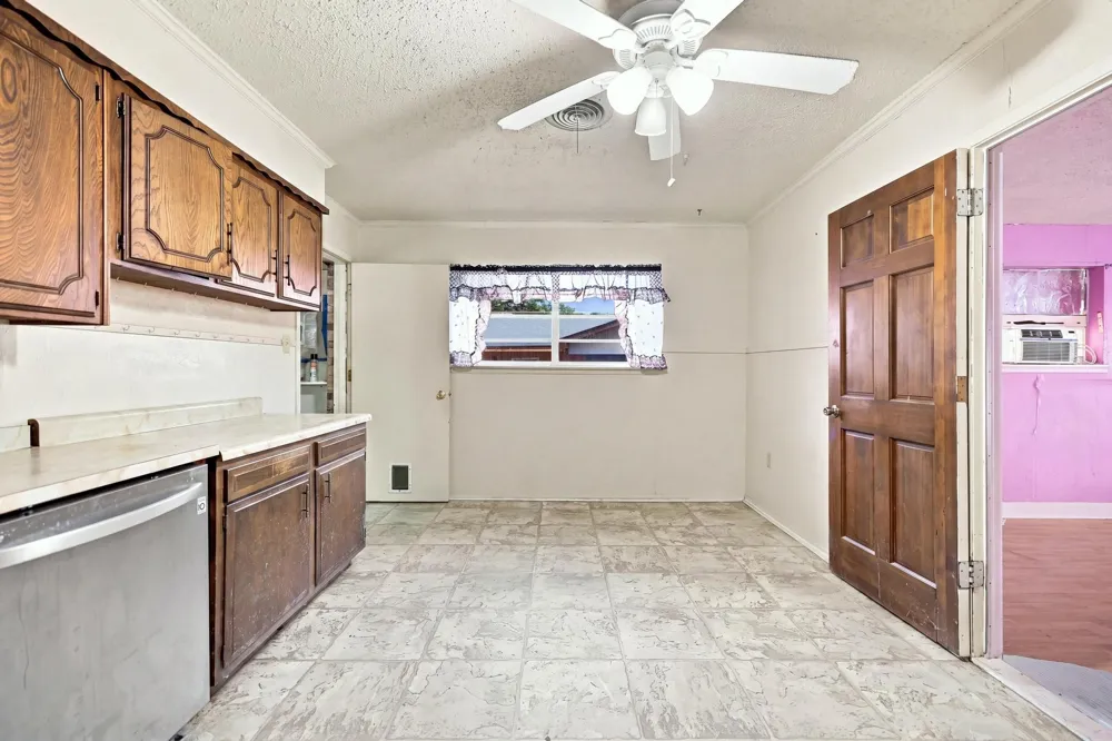 503 College Street Whitesboro, TX 76273