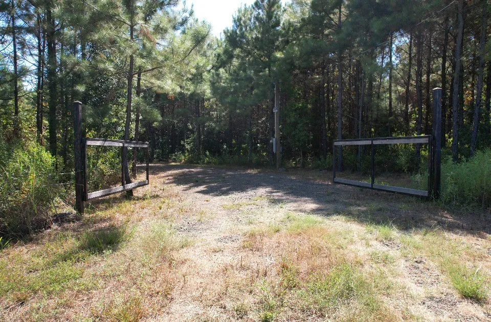 PR 8263 Broaddus, TX 75929
