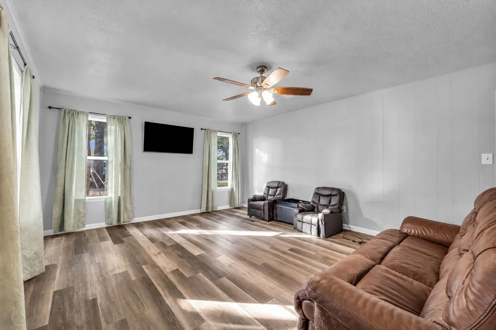 2925 Highway 31 Axtell, TX 76624
