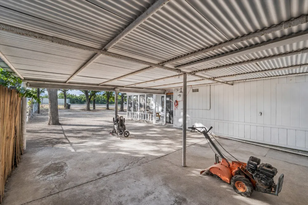 2925 Highway 31 Axtell, TX 76624