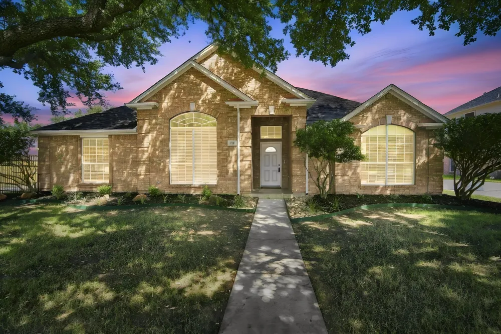 711 Coal Creek Drive Mansfield, TX 76063