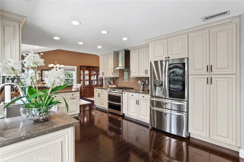 2204 E Vista Mesa Way Orange, CA 92867