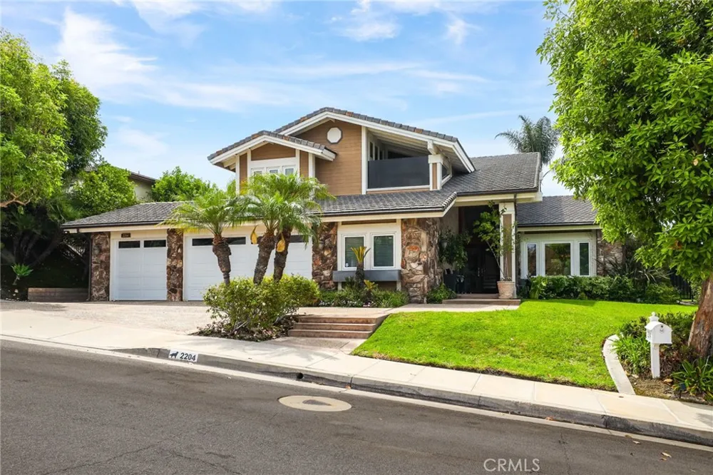 2204 E Vista Mesa Way Orange, CA 92867