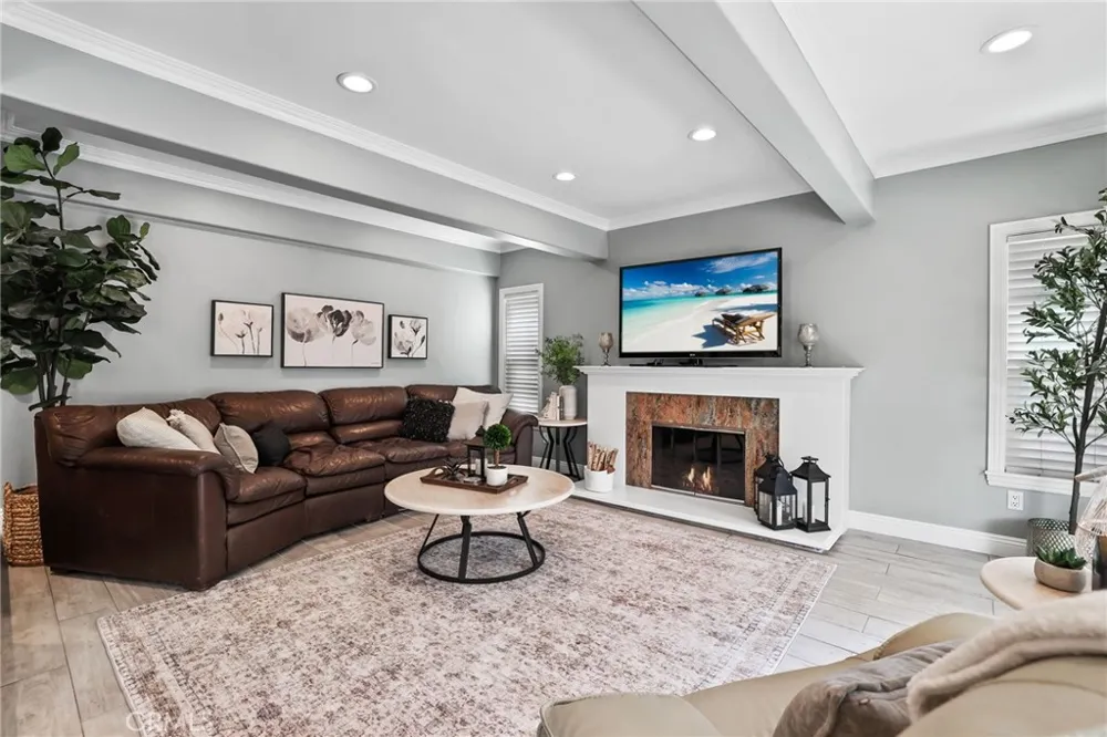 2204 E Vista Mesa Way Orange, CA 92867