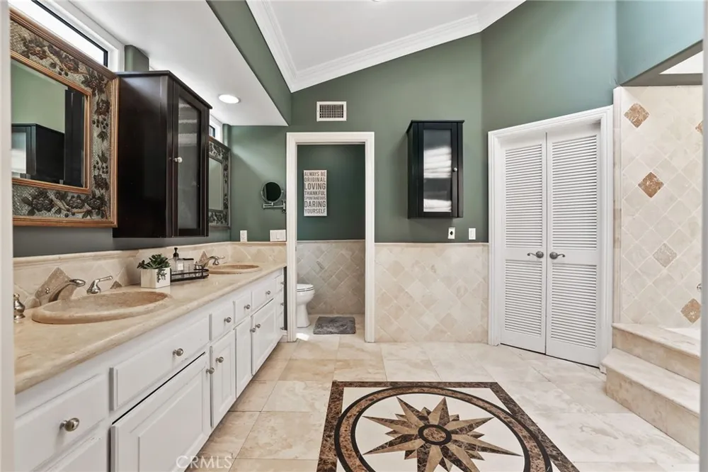 2204 E Vista Mesa Way Orange, CA 92867