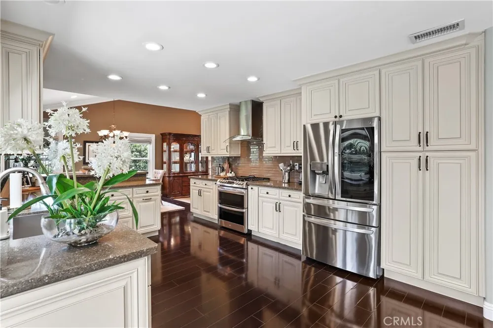 2204 E Vista Mesa Way Orange, CA 92867