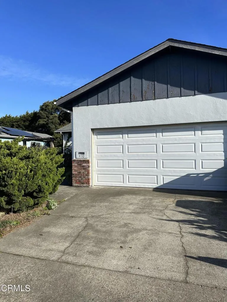 470 Wall Street Street Fort Bragg, CA 95437