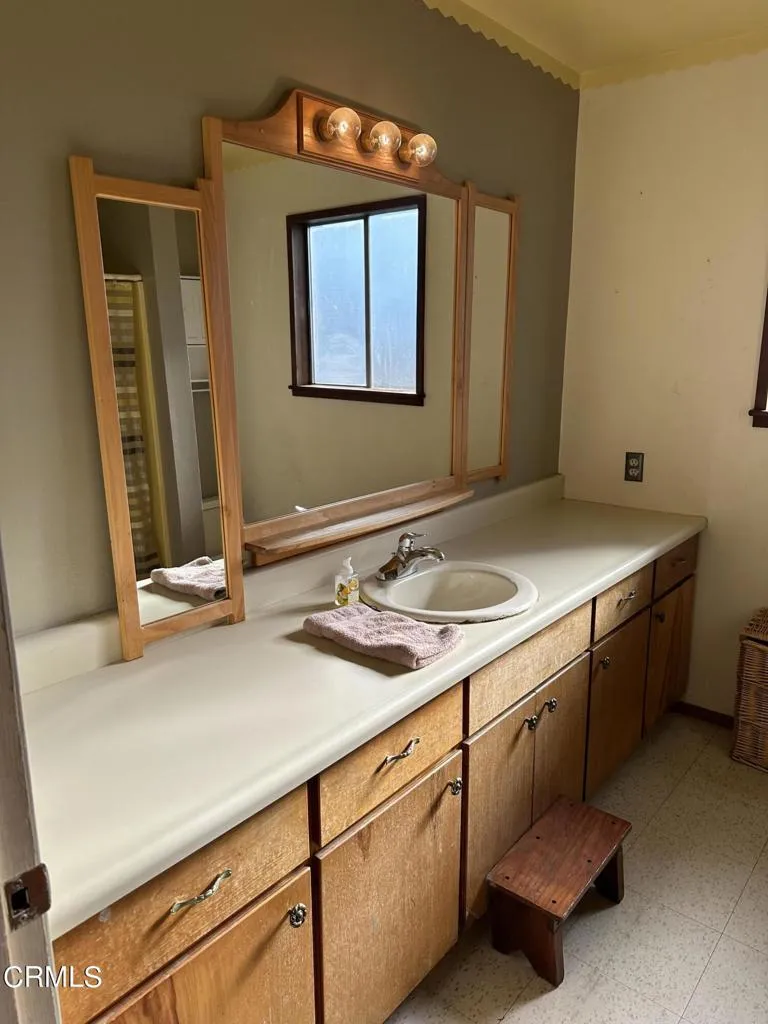 470 Wall Street Street Fort Bragg, CA 95437