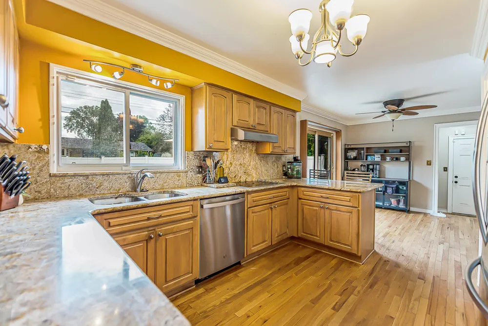 44026 Harmony Lane Belleville, MI 48111