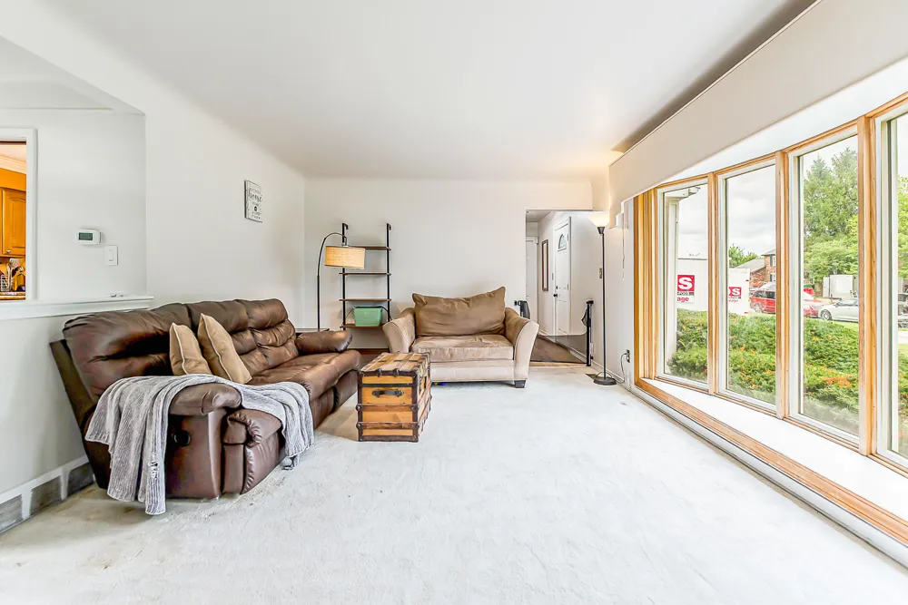 44026 Harmony Lane Belleville, MI 48111