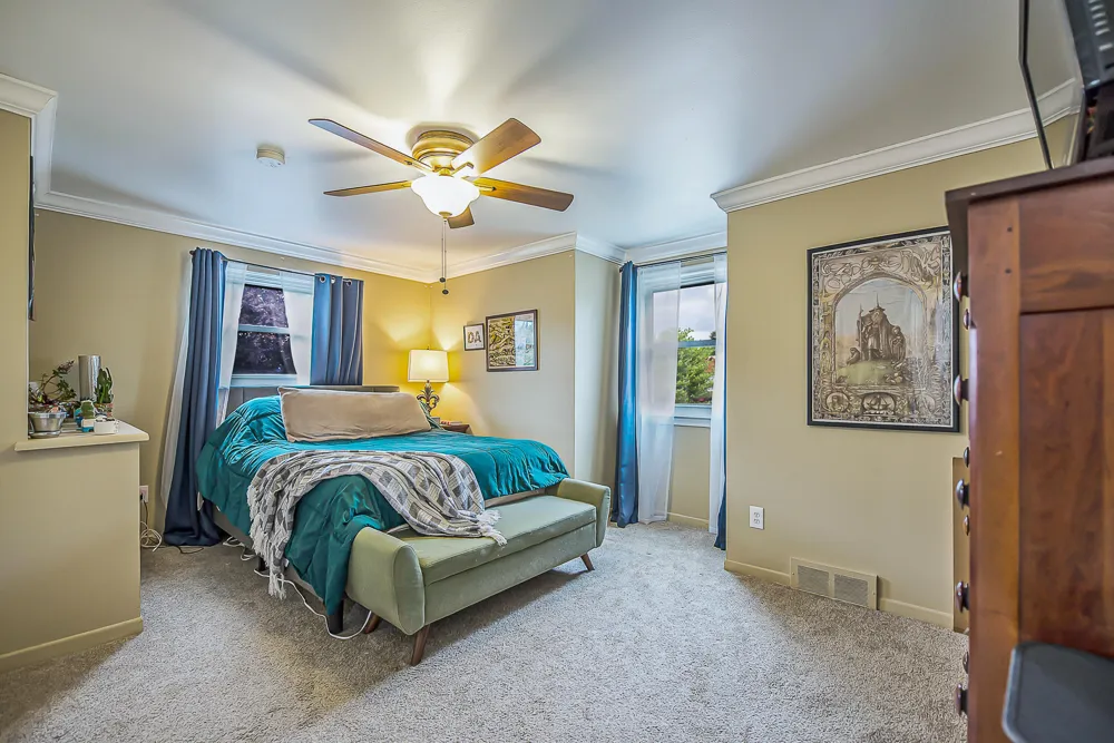 44026 Harmony Lane Belleville, MI 48111