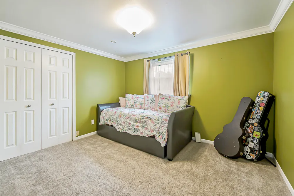 44026 Harmony Lane Belleville, MI 48111