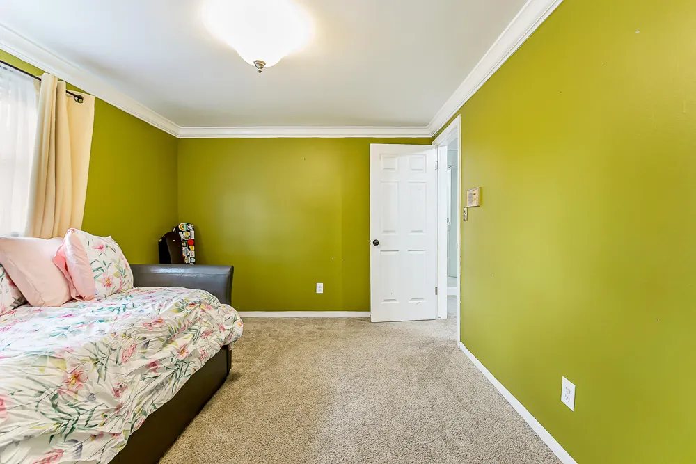 44026 Harmony Lane Belleville, MI 48111