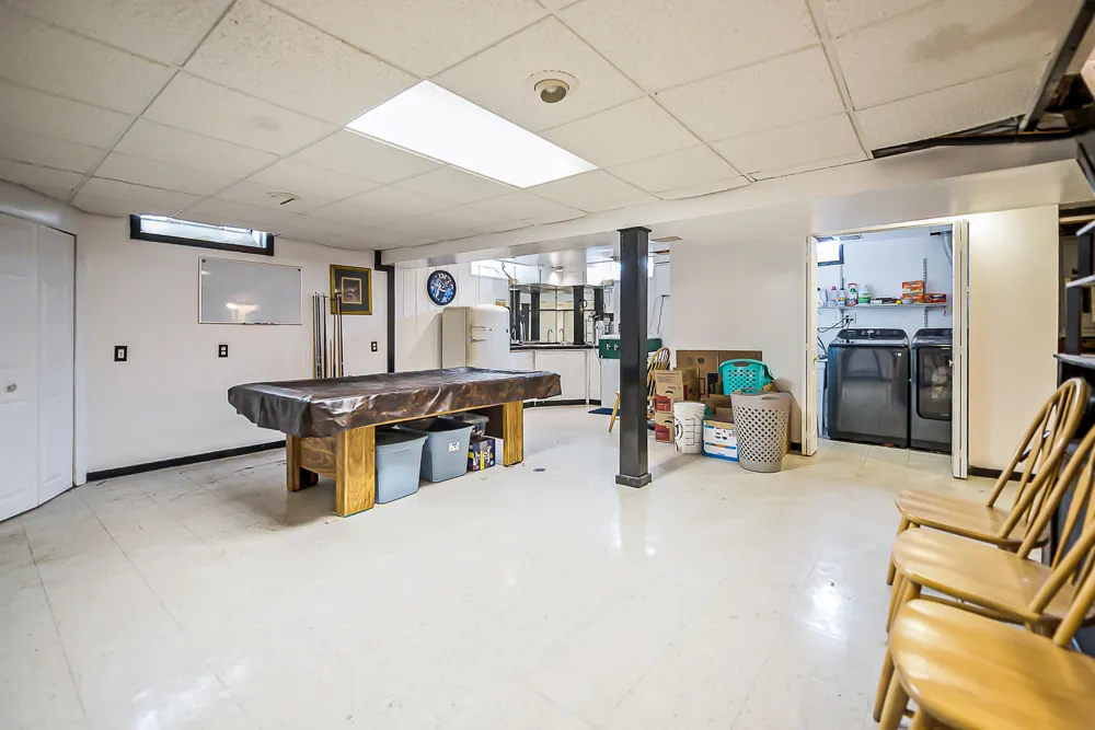 44026 Harmony Lane Belleville, MI 48111