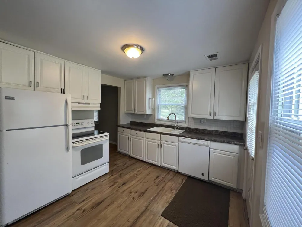 686 Troywood Drive Troy, MI 48083