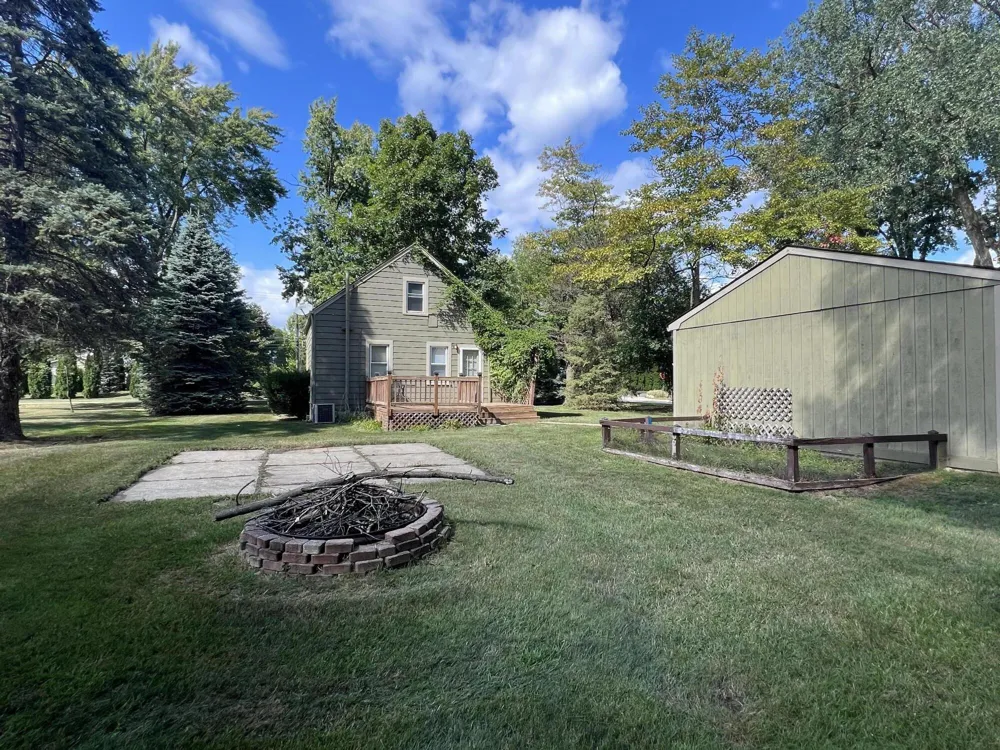 686 Troywood Drive Troy, MI 48083