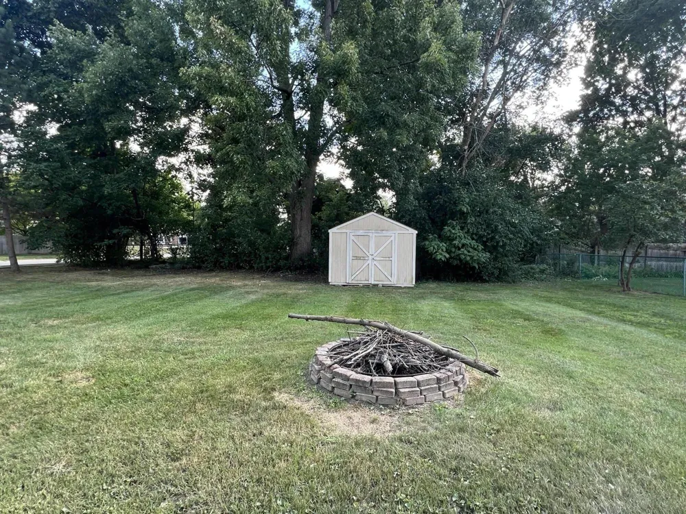 686 Troywood Drive Troy, MI 48083