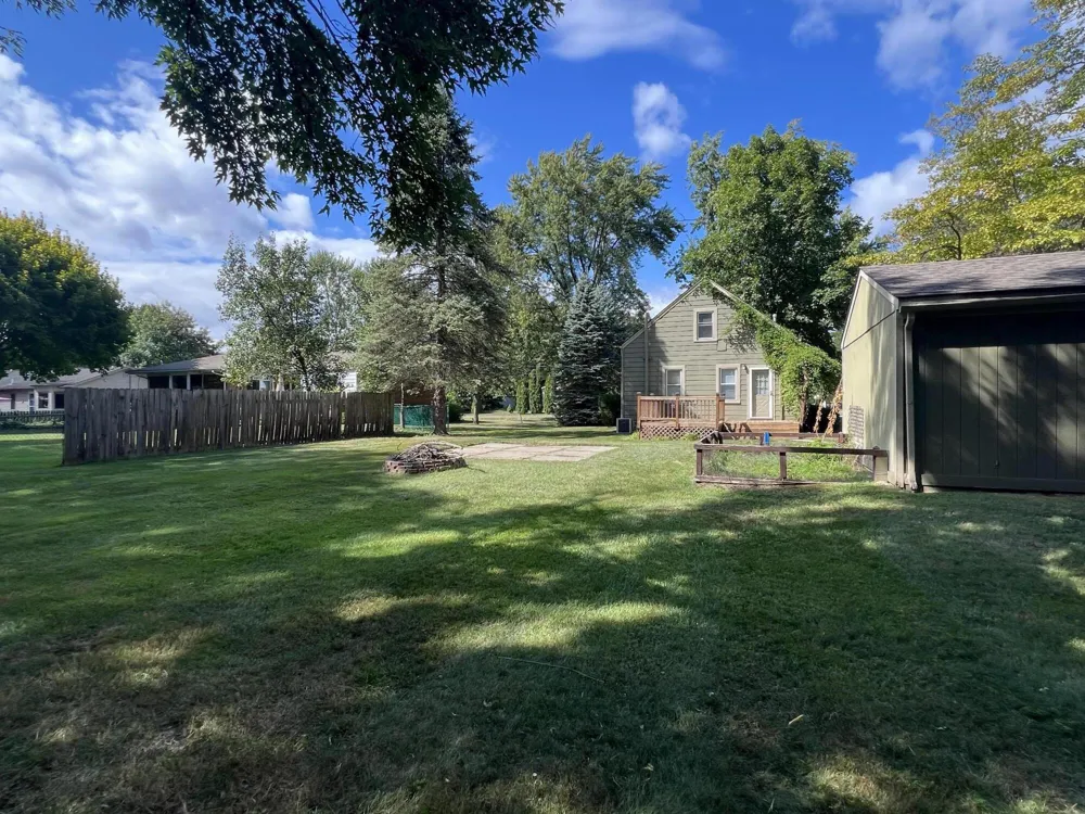 686 Troywood Drive Troy, MI 48083