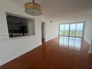 5600 Collins Ave #15J