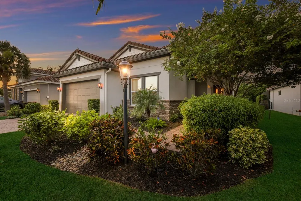 13807 AMERICAN PRAIRIE PLACE Lakewood Ranch, FL 34211