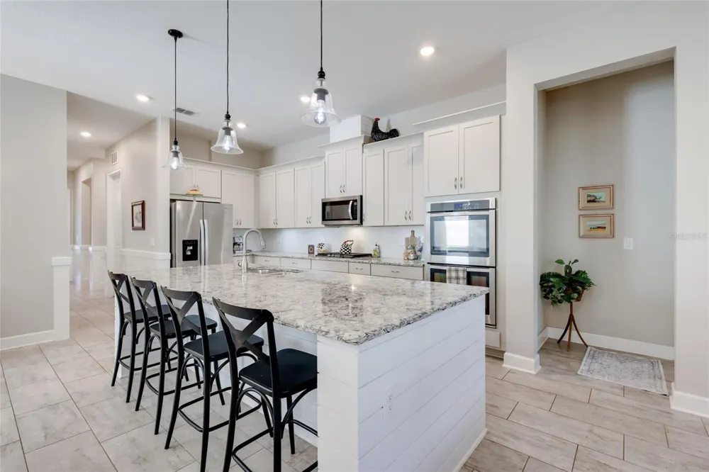 13807 AMERICAN PRAIRIE PLACE Lakewood Ranch, FL 34211