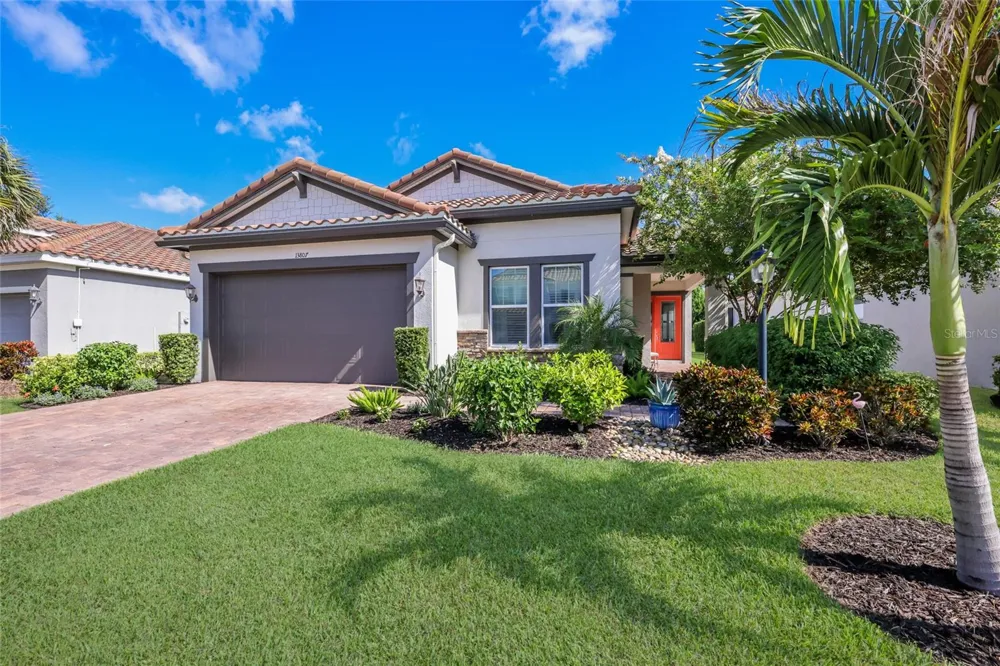 13807 AMERICAN PRAIRIE PLACE Lakewood Ranch, FL 34211